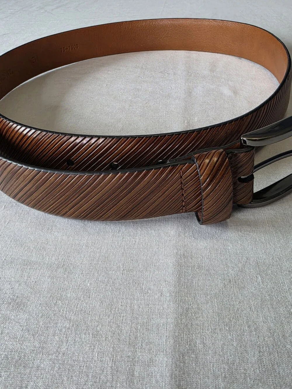 Johnston and Murphy Men's Size 34 Diagonal-Etched Tan Leather Belt MSRP $79.50